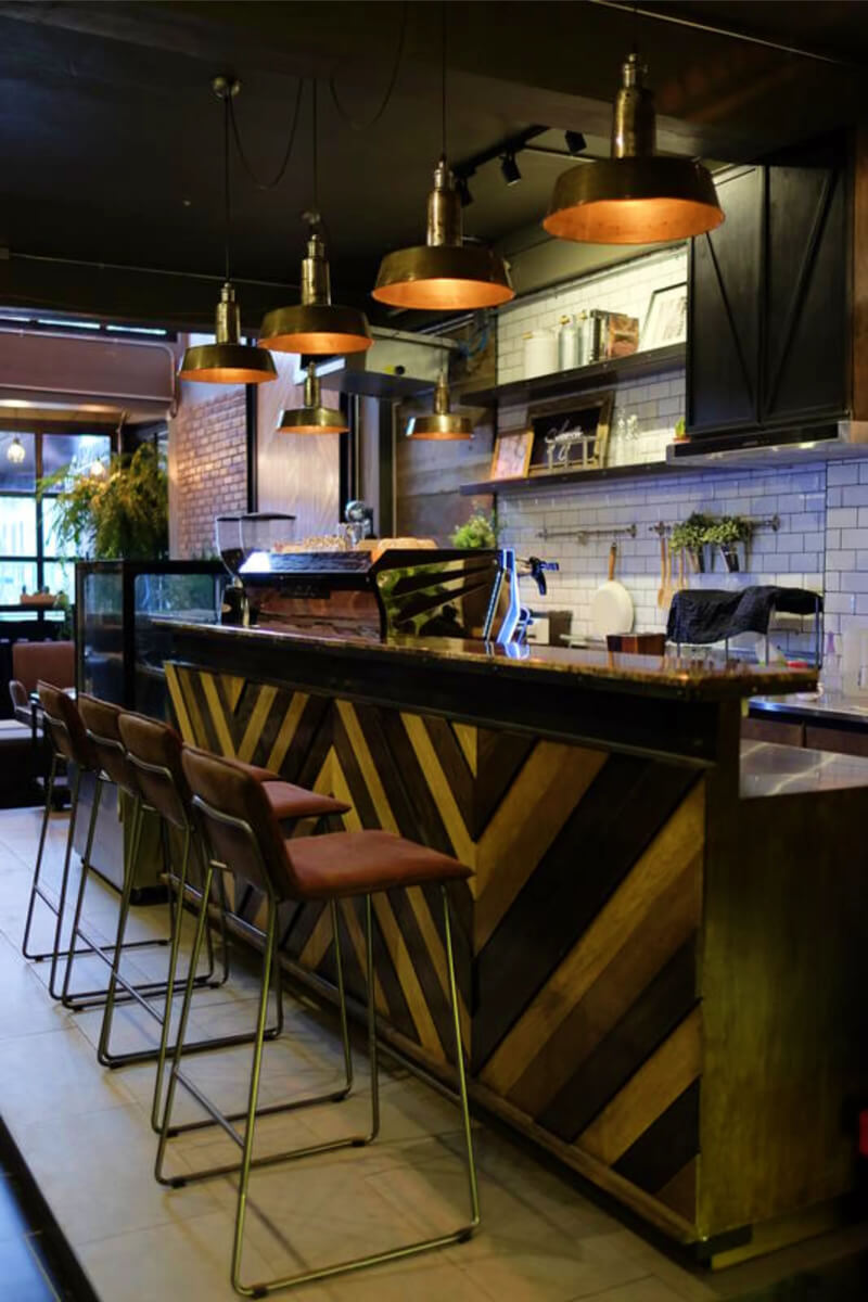 sailomyen cafe and hostel