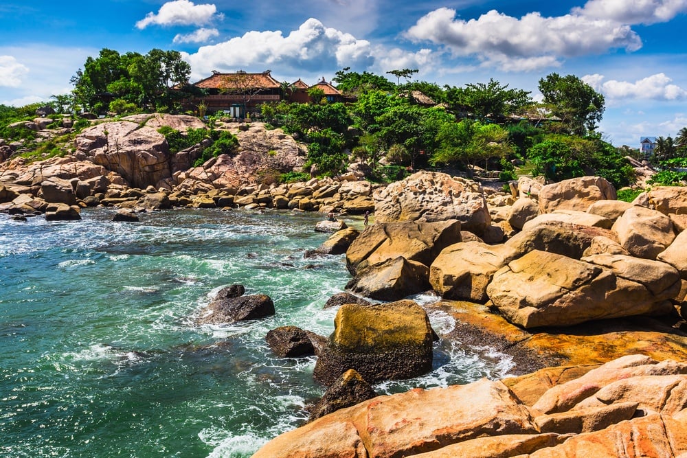 shutterstock - nha trang - Hon Chong Beach