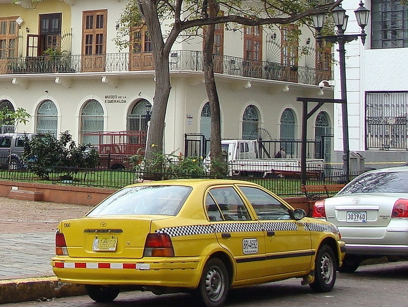 Are taxis safe in Panama?