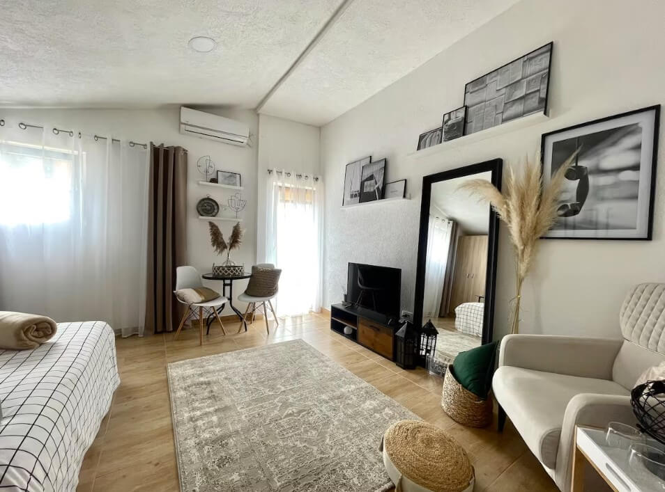 Apartment Budva w Free Parking and Sauna