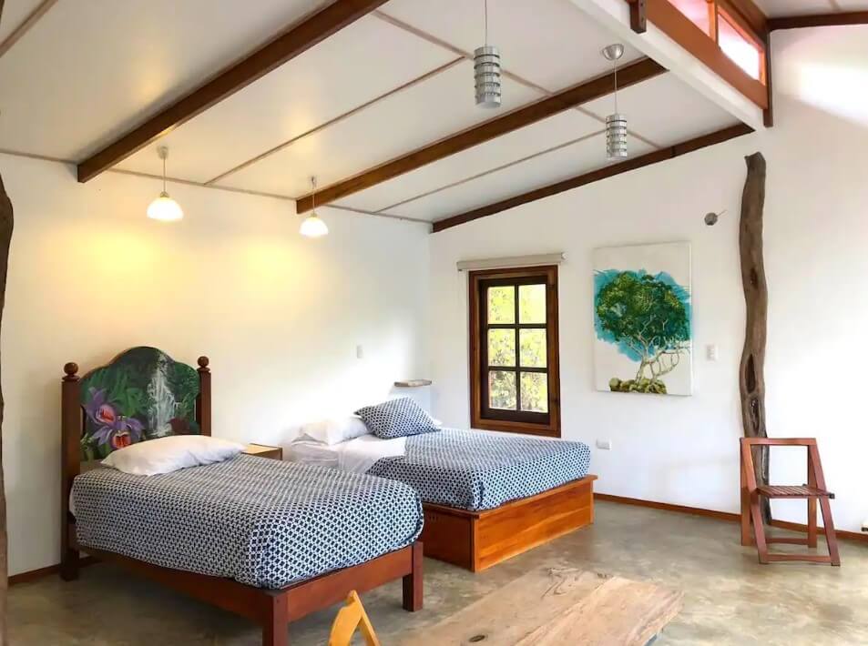 Bright Garden Bungalow