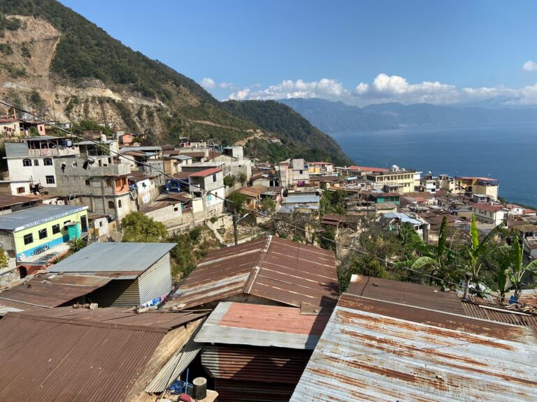 Review of La Iguana Perdida Hostel in Santa Cruz La Laguna, Guatemala