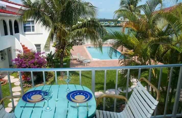 Lovely one-bed waterfront apartment Bahamas