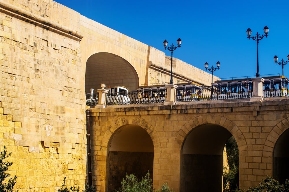 cheap train travel in malta