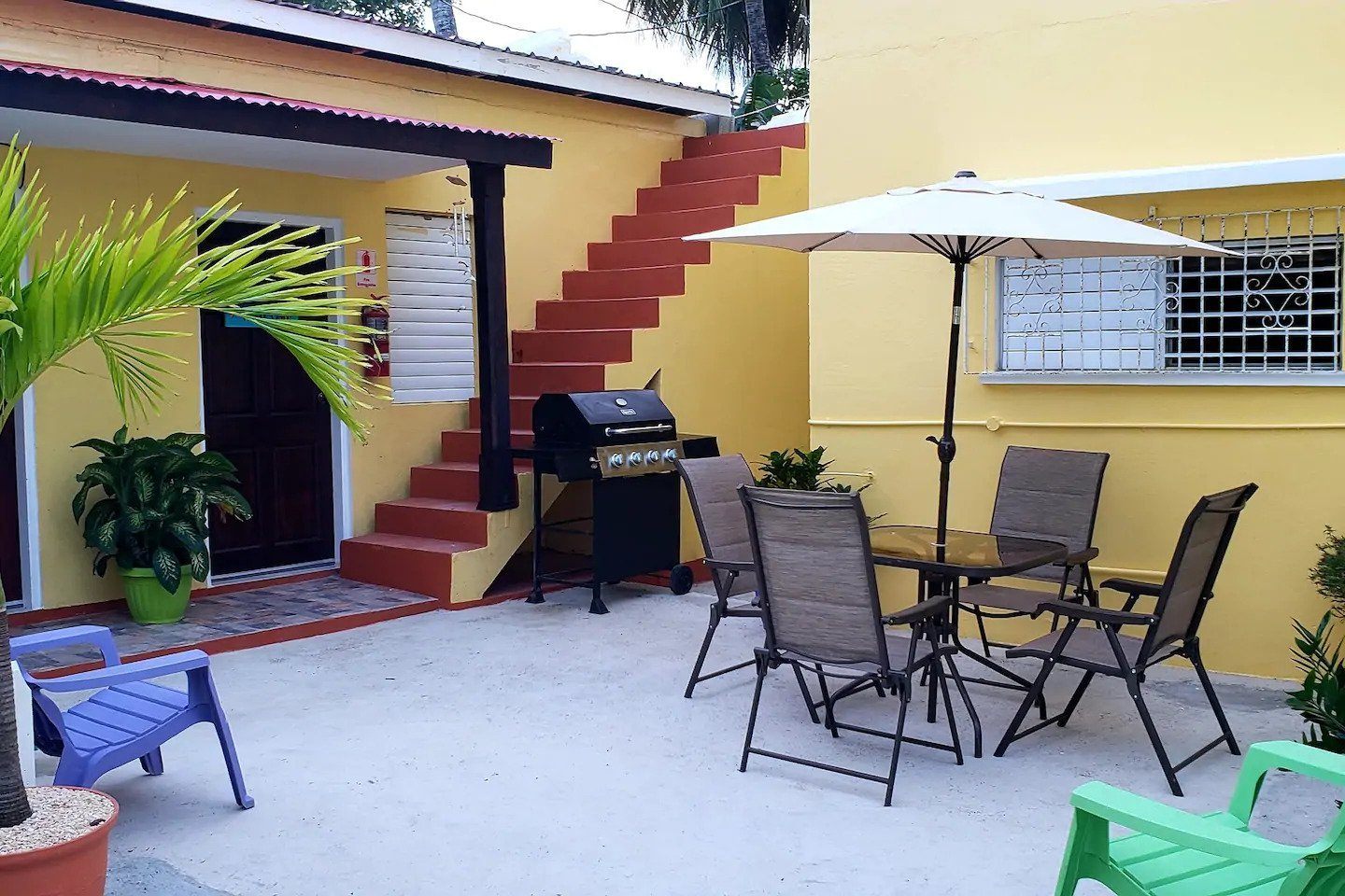 Sir Angel’s Guesthouse (Airbnb)