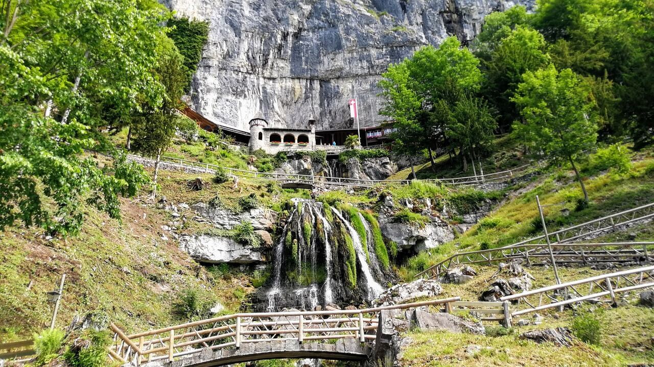 St Beatus Caves