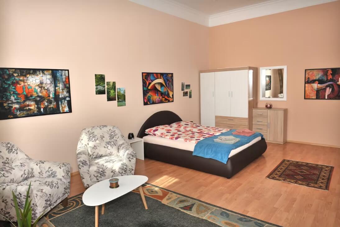Tesla Modern Apartment