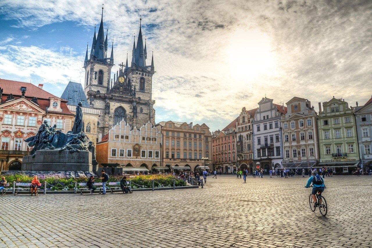 how much does a trip to Prague cost