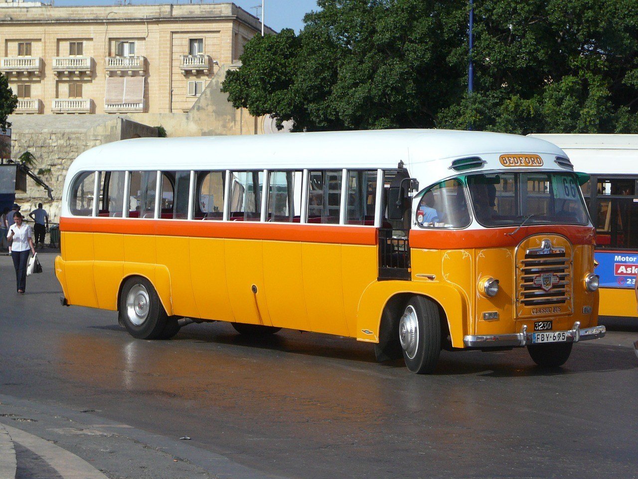 how to get around malta cheap