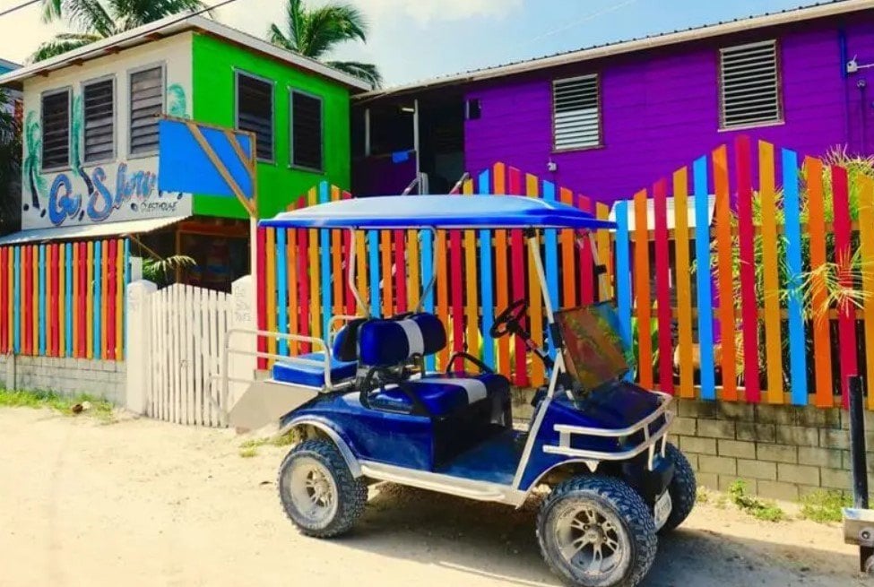 the best hostel in belize