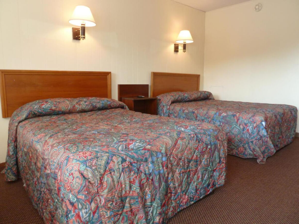 Acorn Motel