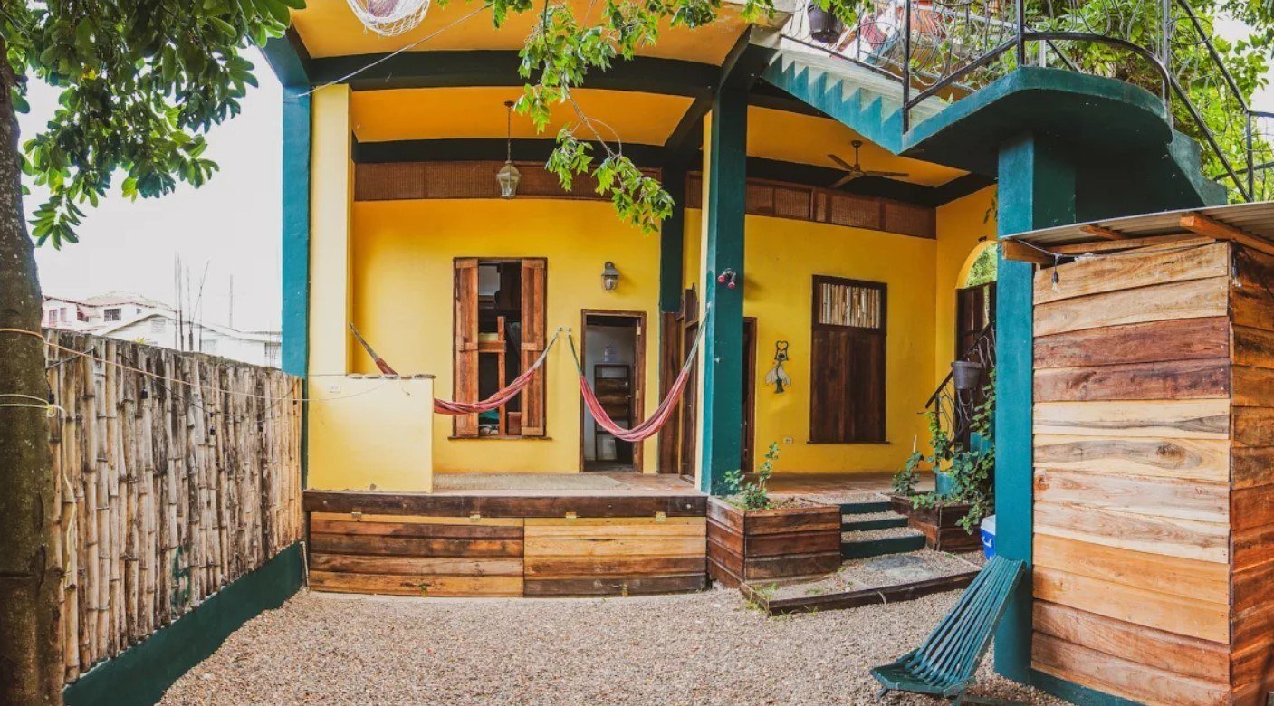 the best hostel in belize