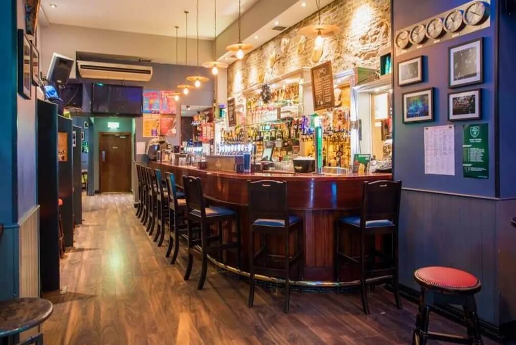 Bru Bar and Hostel