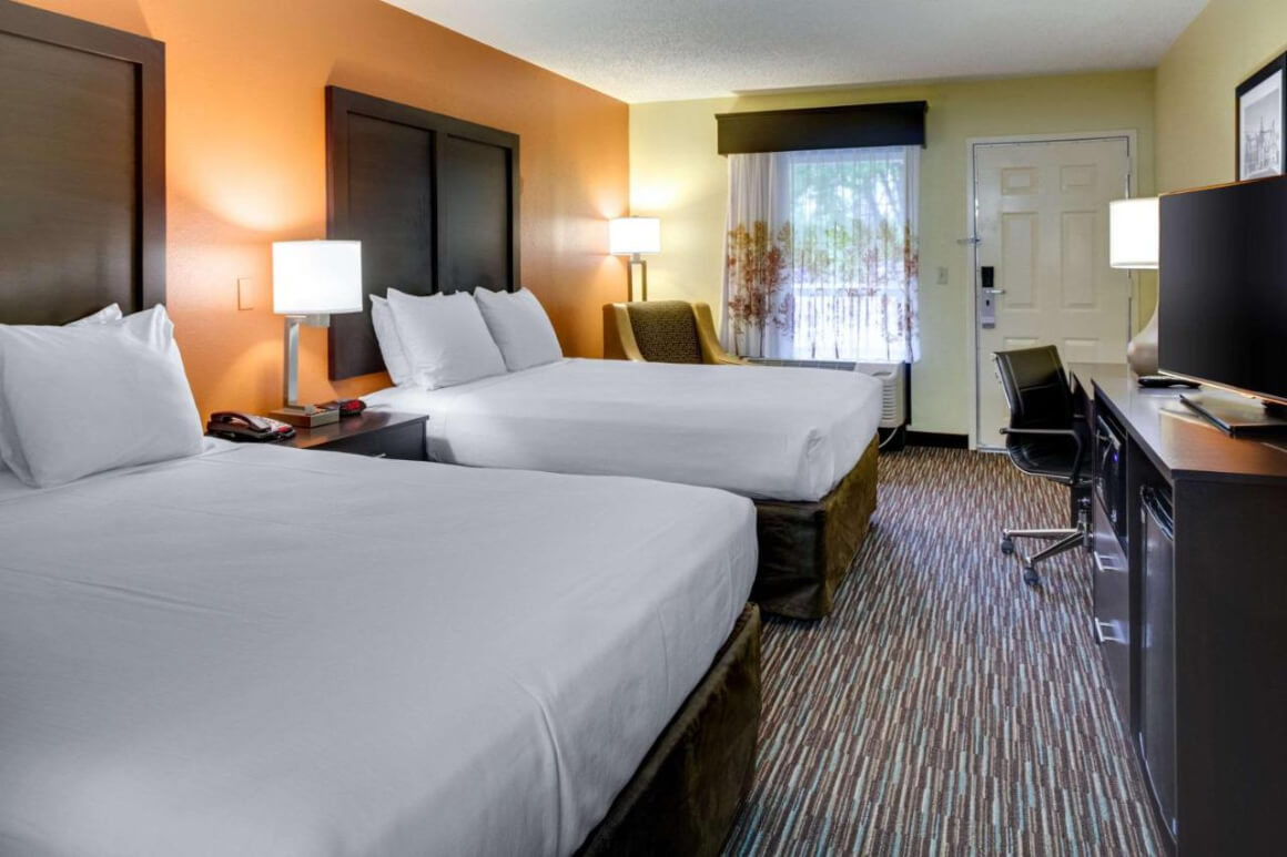 Clarion Inn