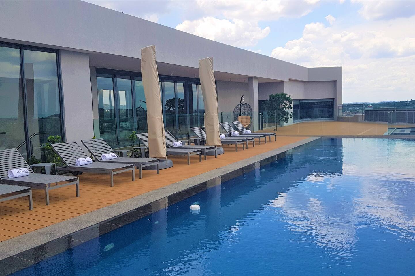 Upmarket One Bedroom Apartment at Menlyn Maine Pretoria