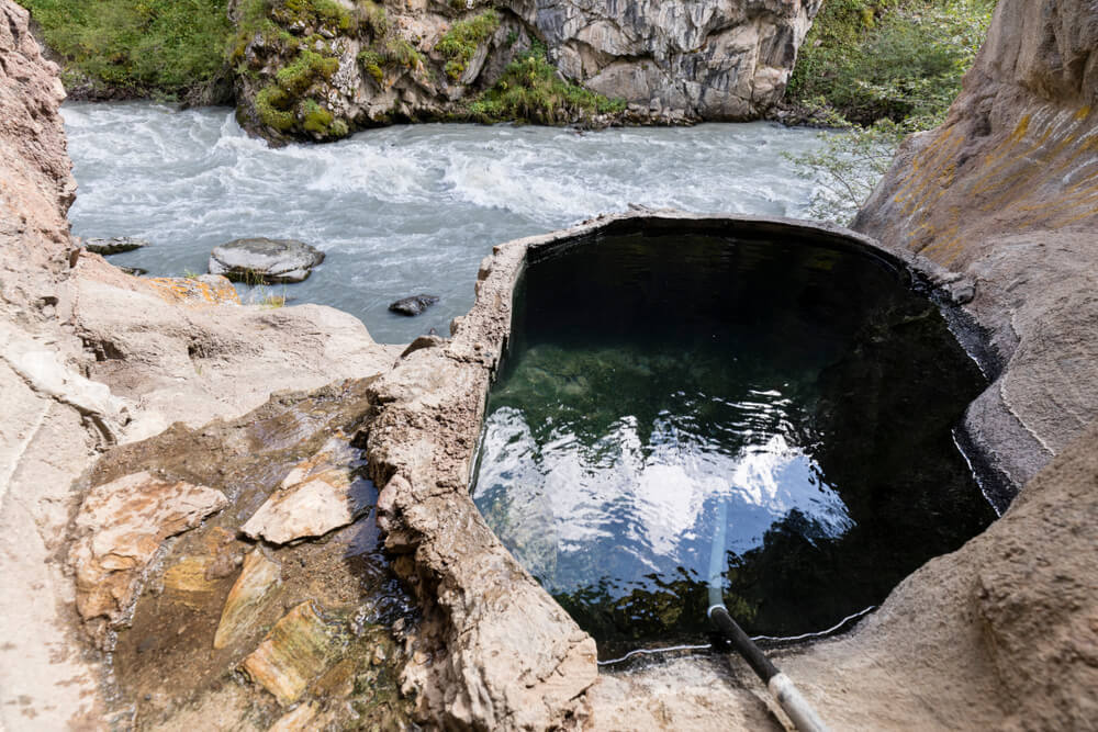hot springs of kyrgyzstan altyn arashan