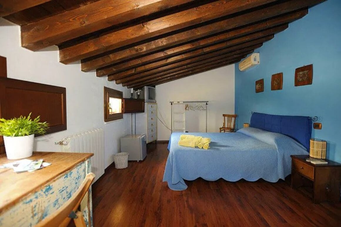 Arco Ubriaco, nice hostel private room.