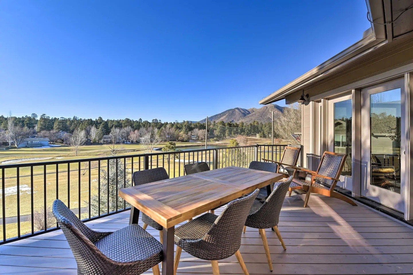 Cabin with views and hot tub