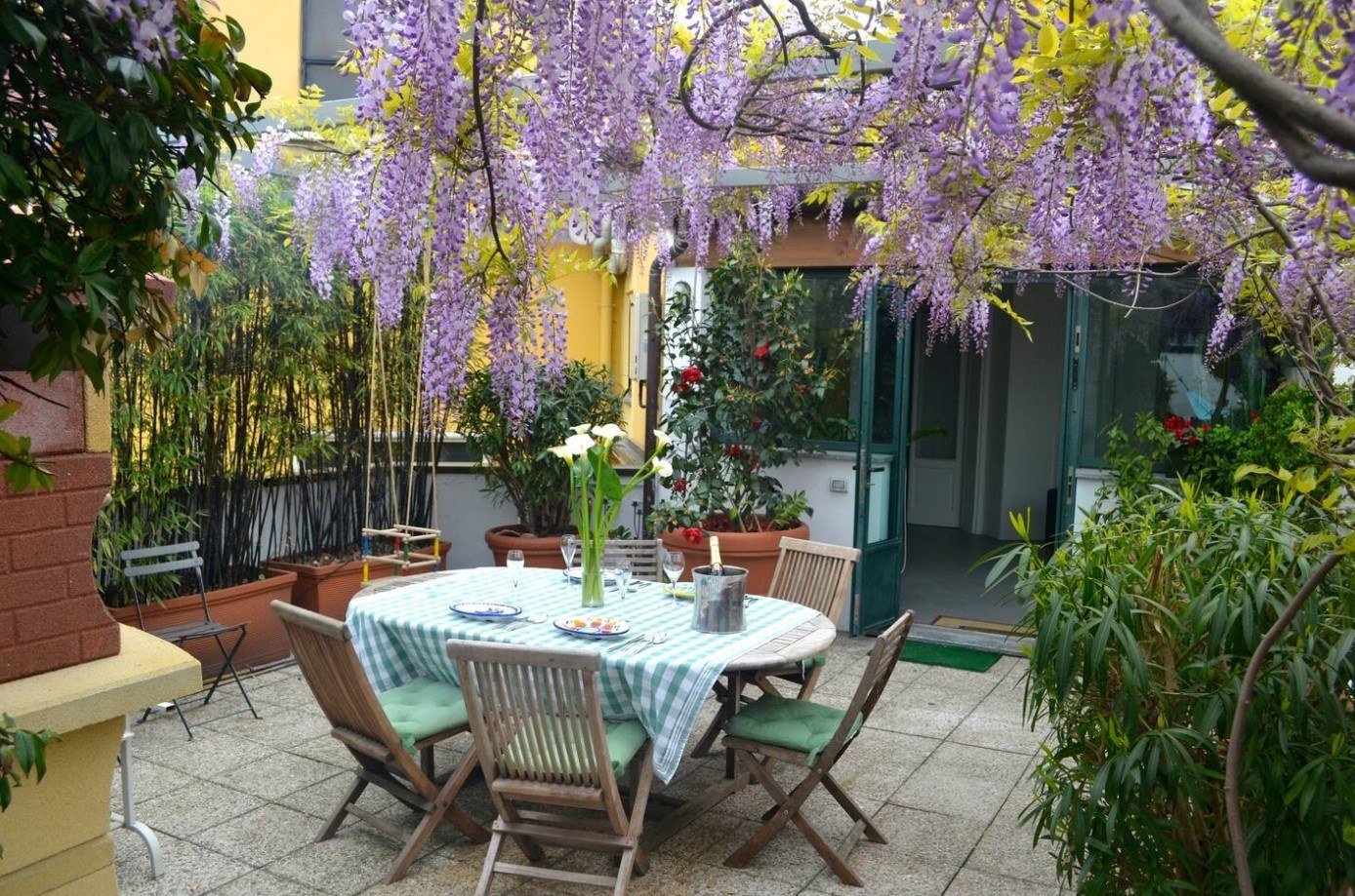 Central Apt. with Garden Terrace