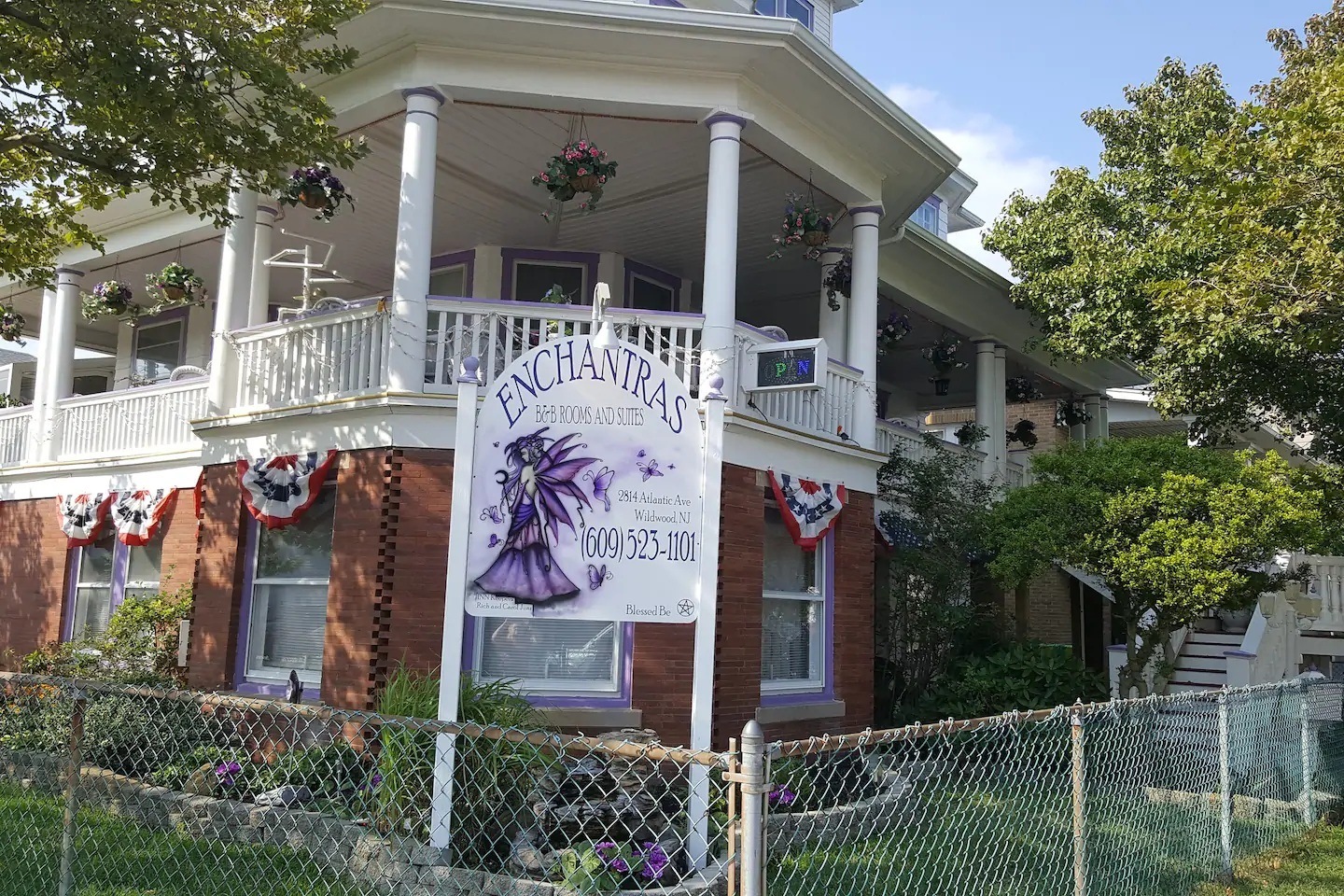Enchantras Bed and Breakfast