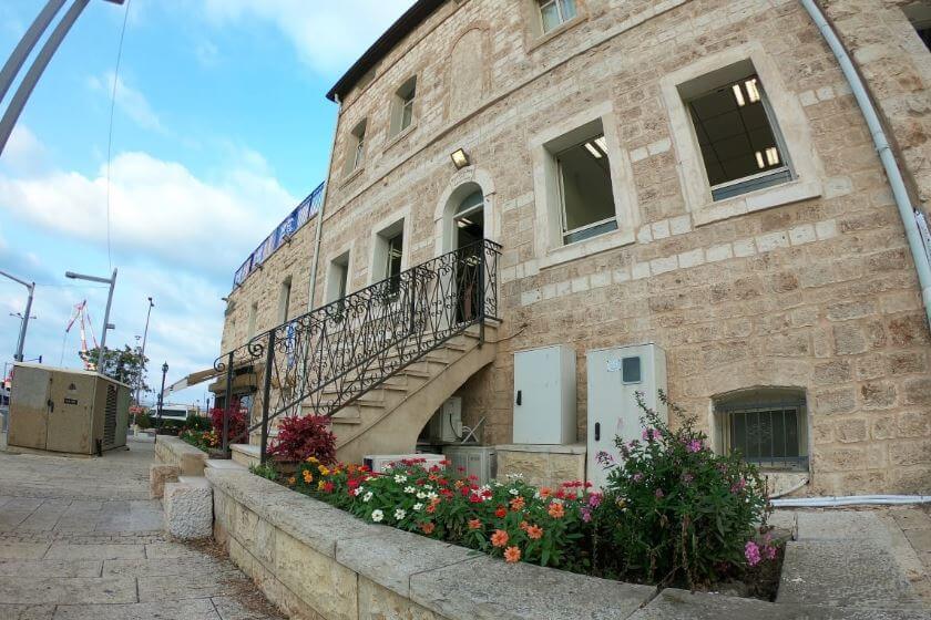 the best hostels in Haifa