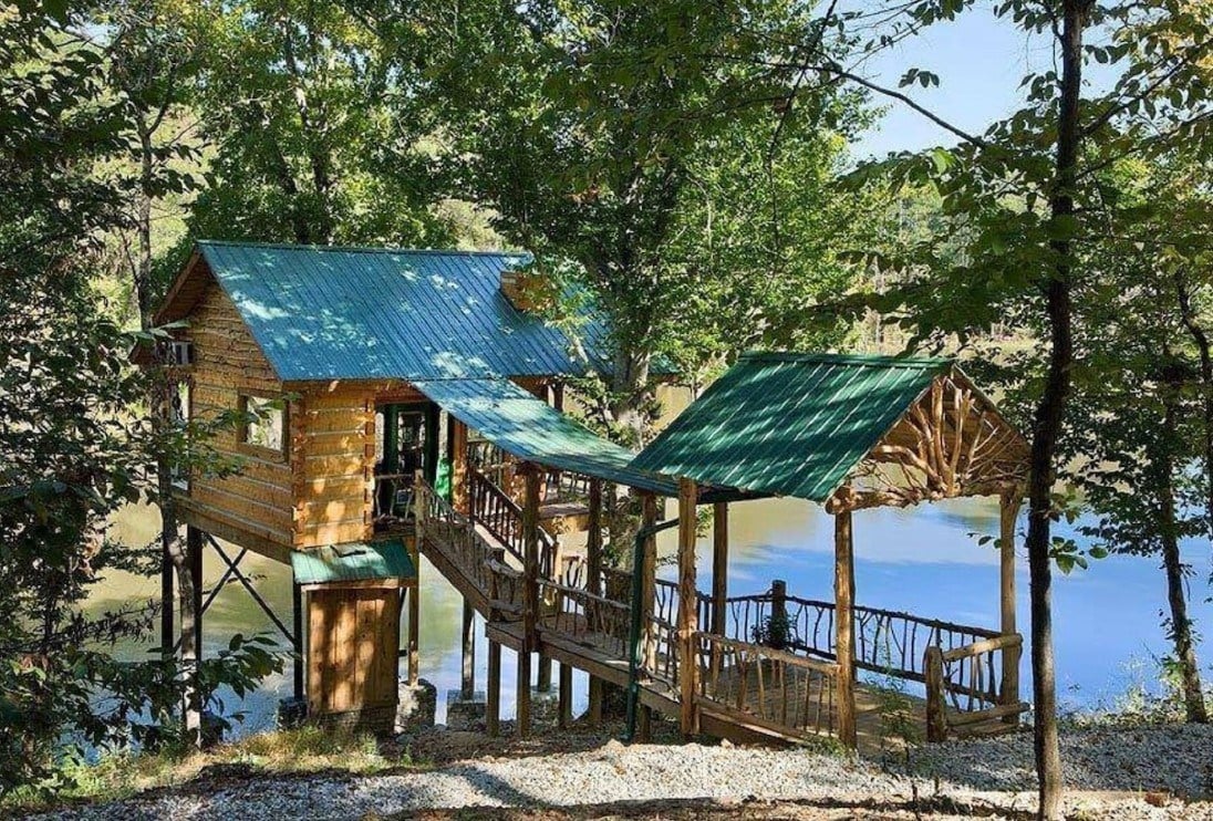 Jackson Fishing Lake Treehouse