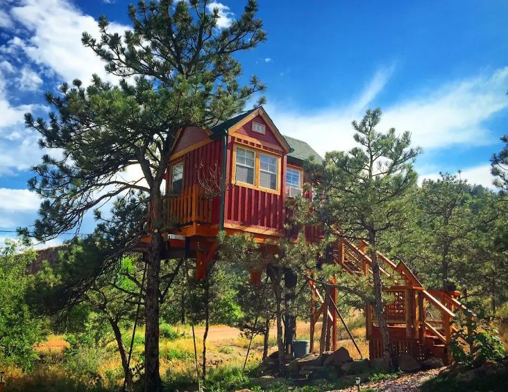 Little Red Treehouse Colorado