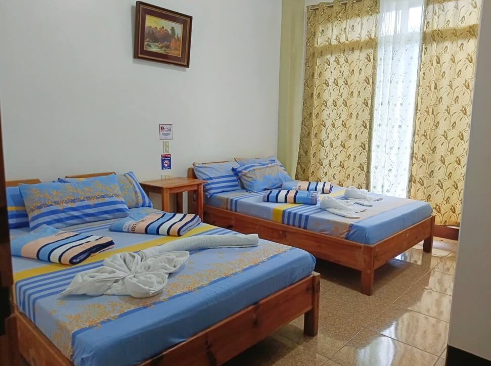 Room w/ balcony & stunning view