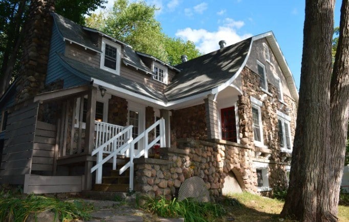 Rustic Cabin near Muskoka, Close to Toronto