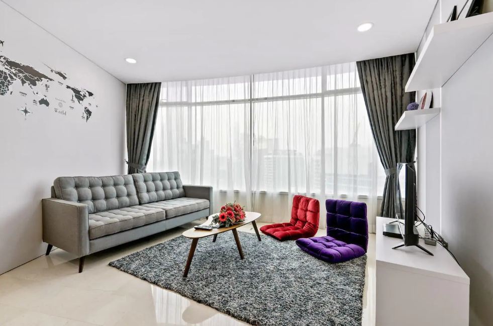 Spacious Central Apartment