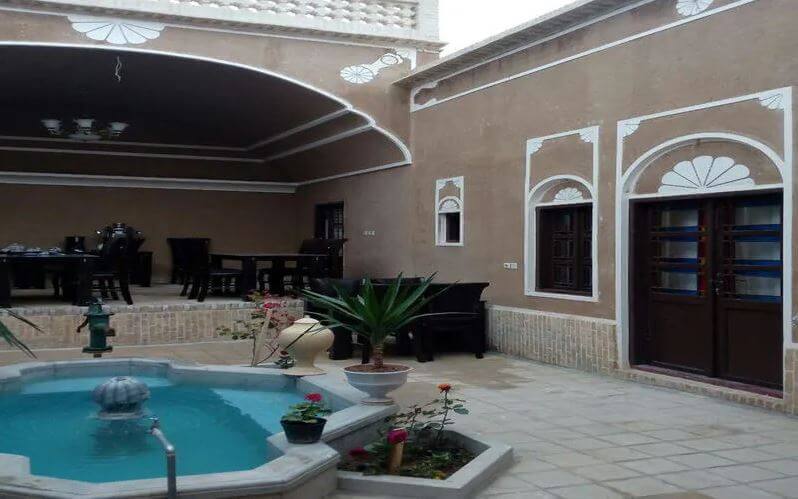 the best hostels in Yazd