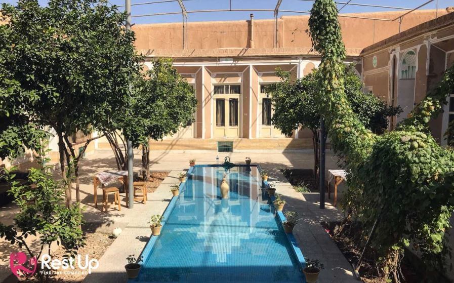 the best hostels in Yazd