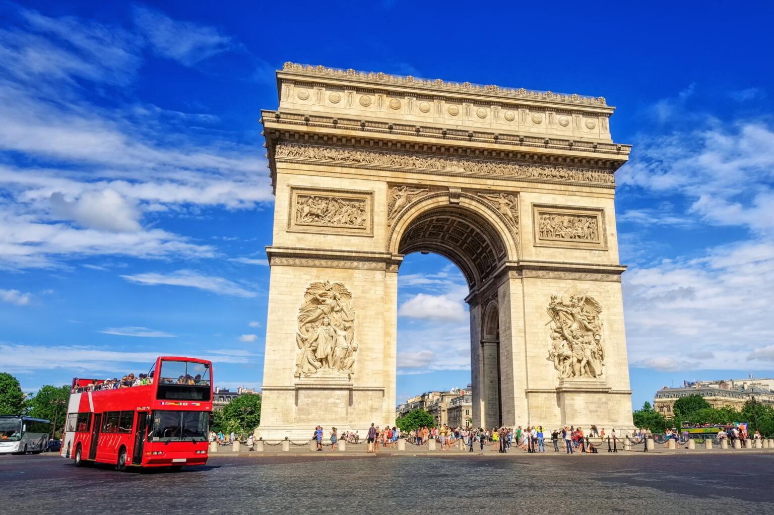 how to get around paris cheap