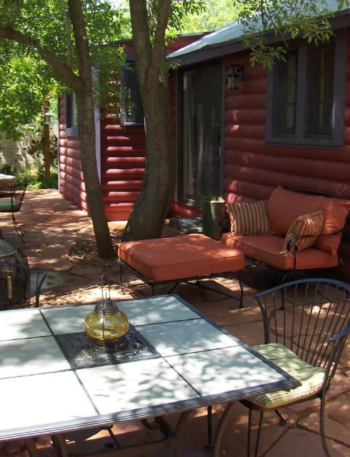 Historic Log Cabin on Oak Creek