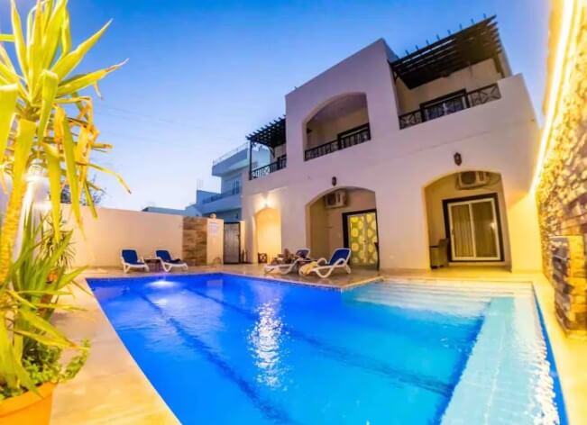 Luxurious Royal Home with Pool