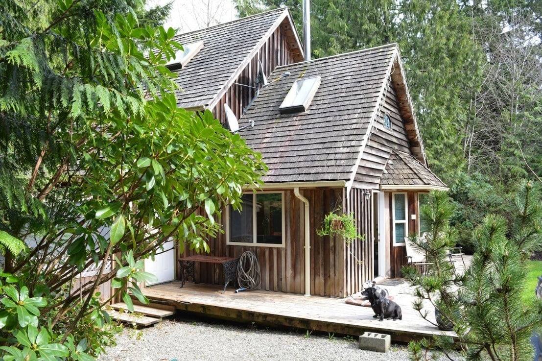 Private Cedar Cottage