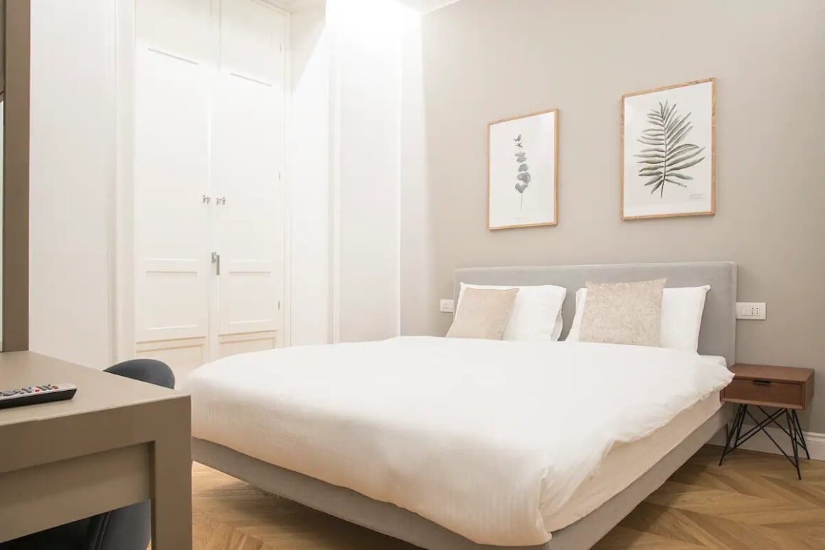 Renovated bedroom in the centre of Milano