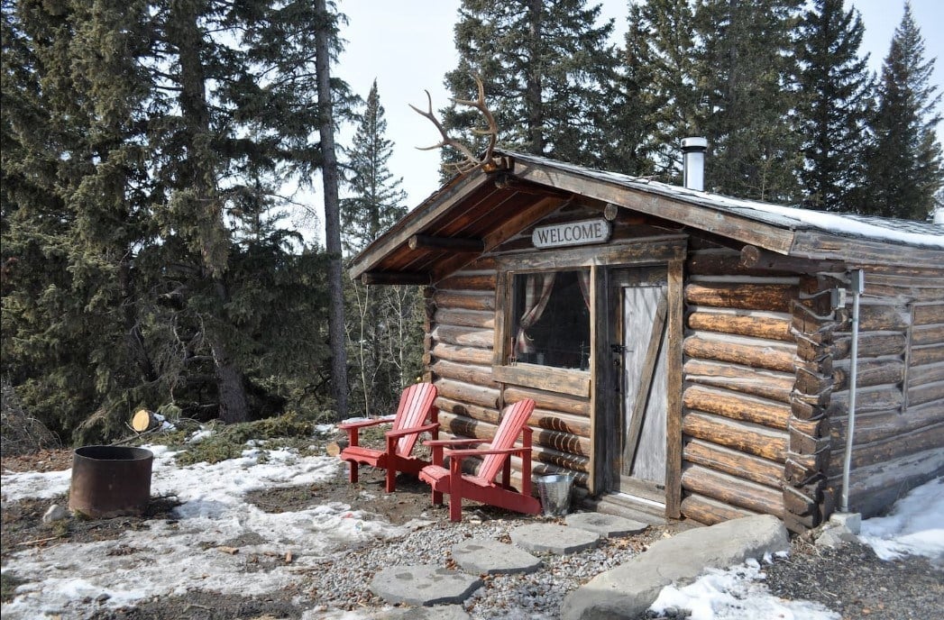 Rustic Log Cabin on Ghost Lake