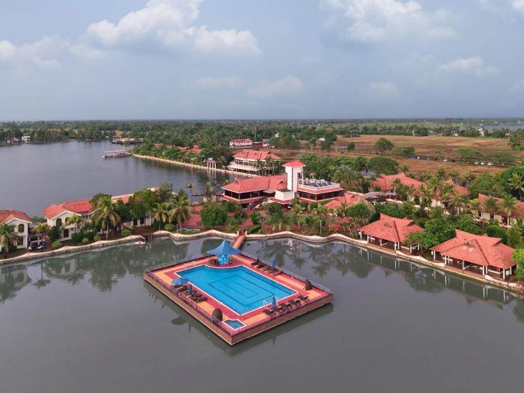 Sterling Lake Palace Best Hotel Alleppey