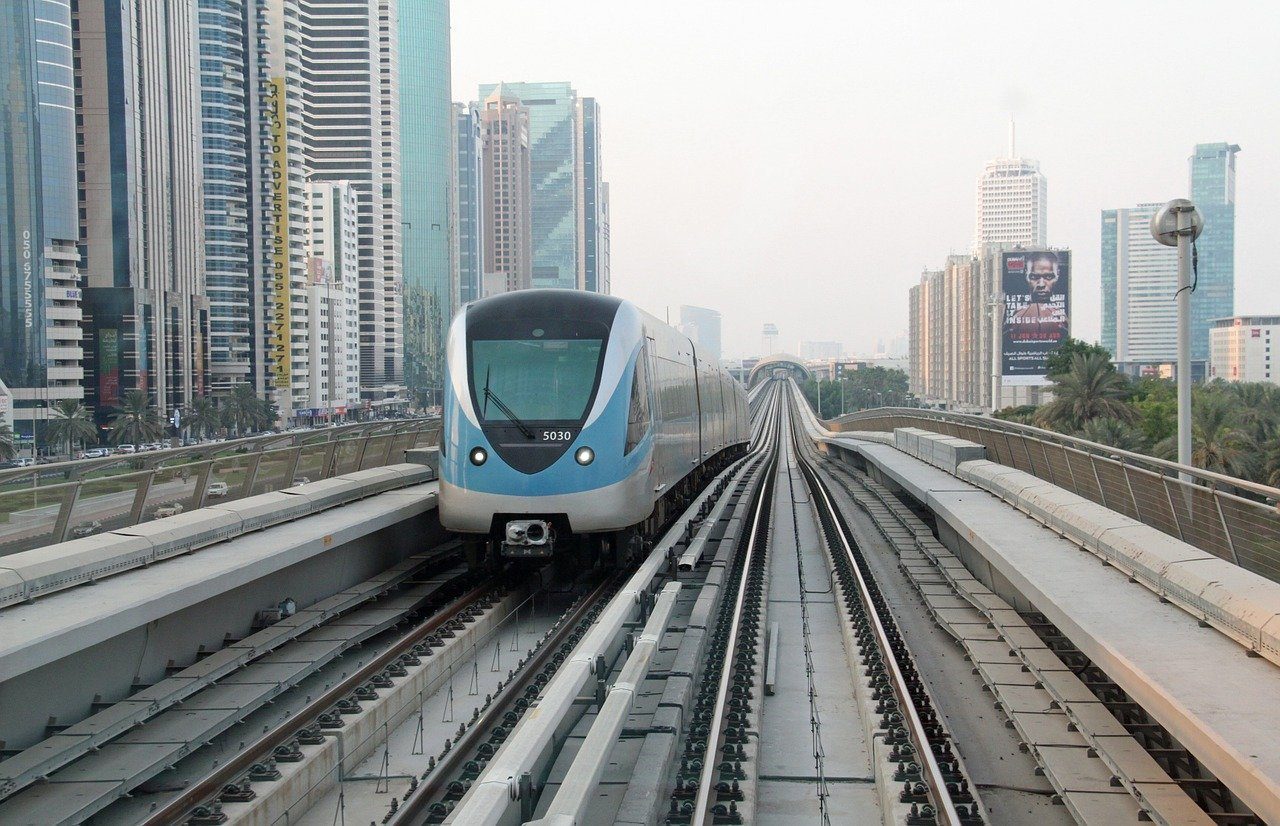 cheap train travel in Dubai