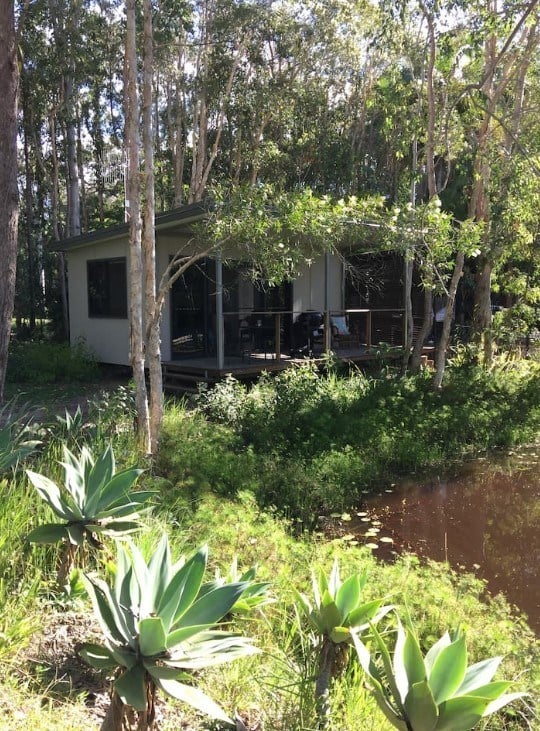 Tranquil Cabin on Lake Weyba