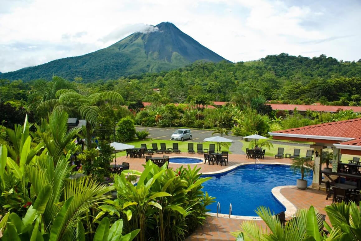 Volcano Lodge and Thermal Experience