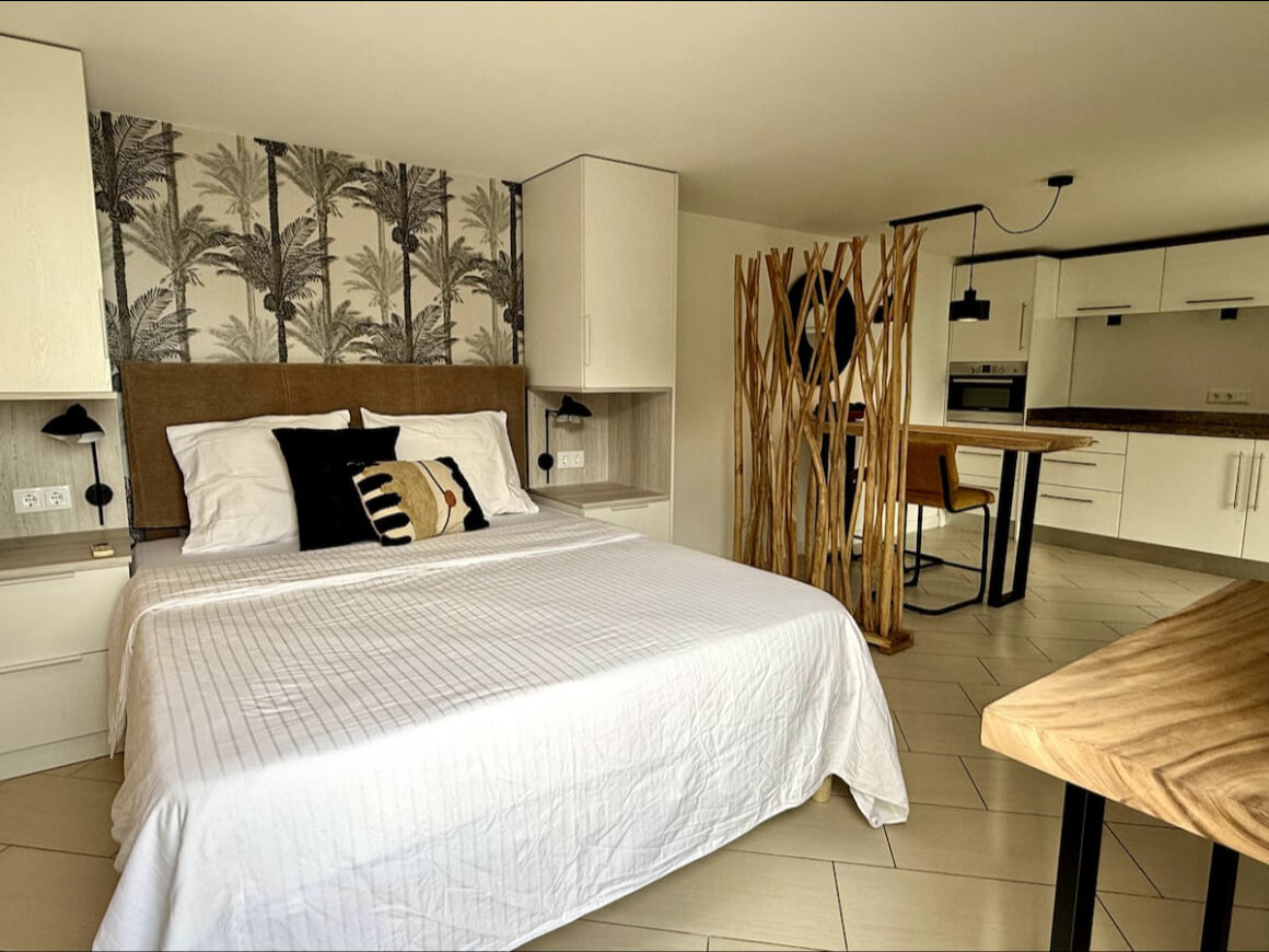 beautiful studio in royal palm resort