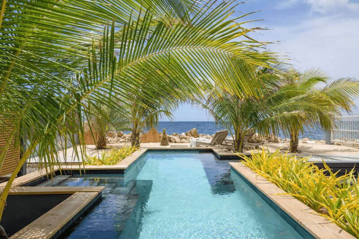 Oceanfront Luxurious Villa with Pool