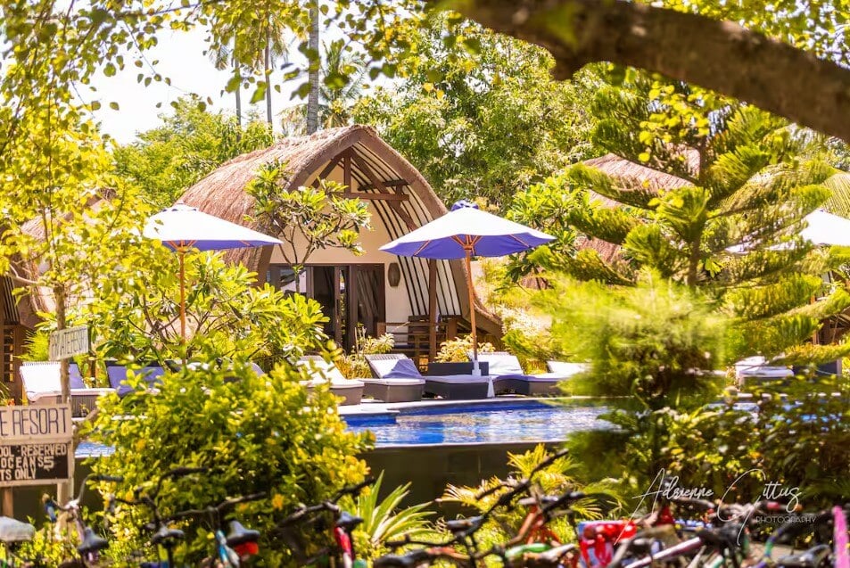 Oceans 5 Seaview Poolside Bungalow
