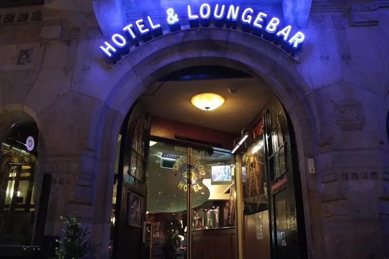 The Bulldog Hostel - El mejor hostal en el Barrio Rojo