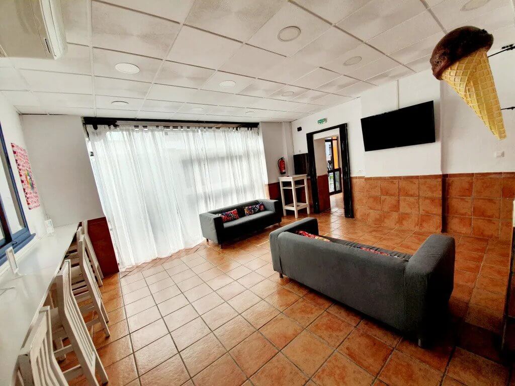 Usturre Hostel El mejor albergue de fiesta San Sebastian