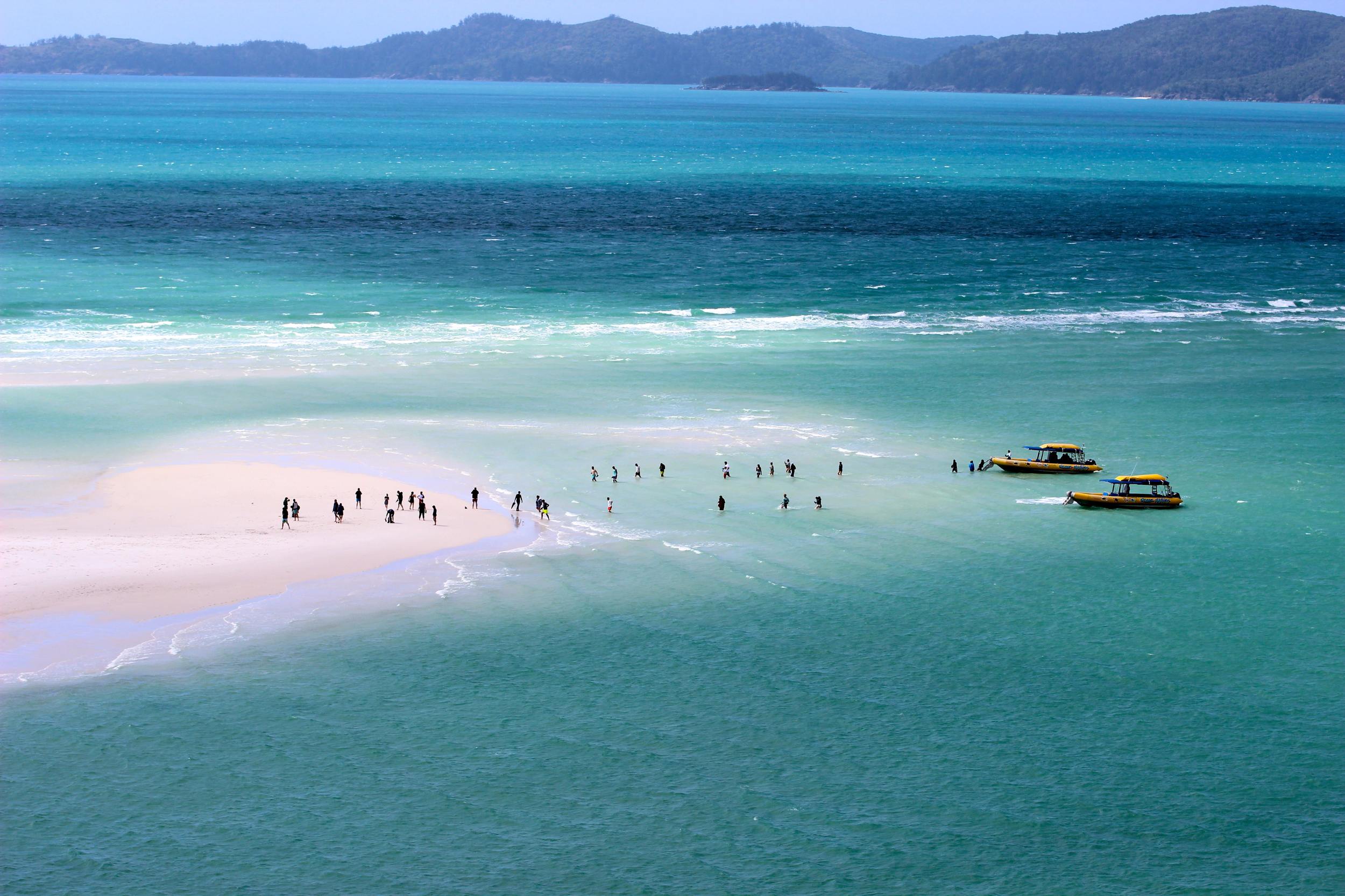 A boat tour in the Whitsundays, Queensland - Australia's most tropical places