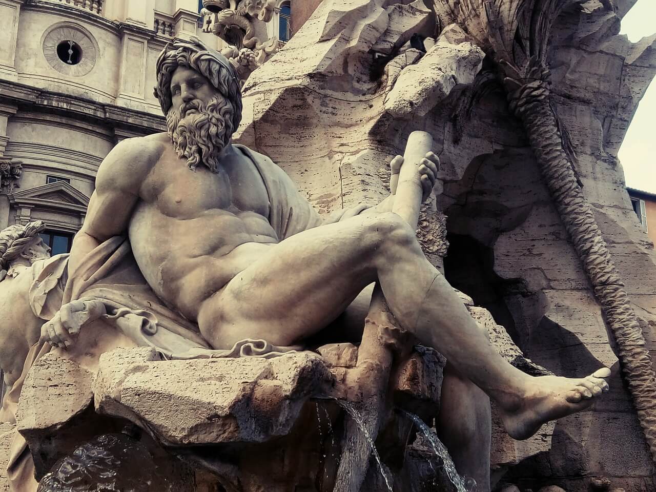 statue at piazza navona