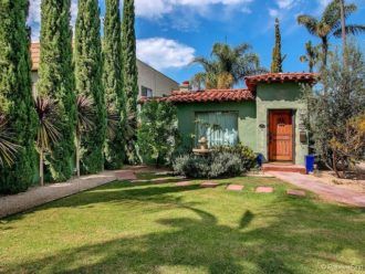 Beautiful Beach Cottage in Coronado